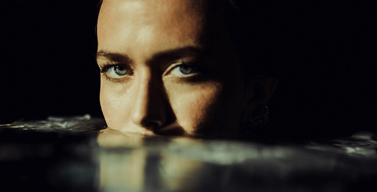 GHOSTLY KISSES LIVRE UNE HISTOIRE TRÈS PERSONNELLE AVEC BLACKBIRDS