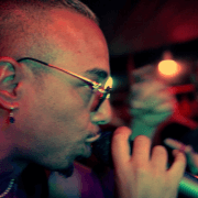 BENNY ADAM DÉVOILE UN NOUVEAU VIDÉOCLIP POUR « TIT’SOUITE » AVEC NAYRA 